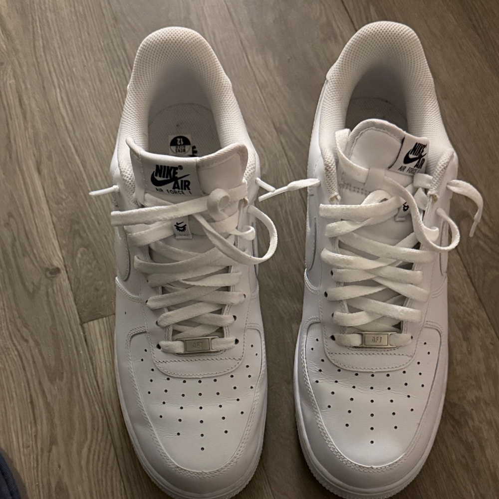 Nike Air Force 1 Flyease Triple White Leather Sneakers - Picture 2 of 10
